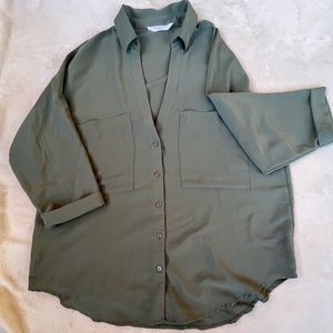 Lush 3/4 sleeve roll V-neck